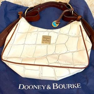 🤎🤍Dooney & Burke Leather Brown & White Medium Hand Bag.
